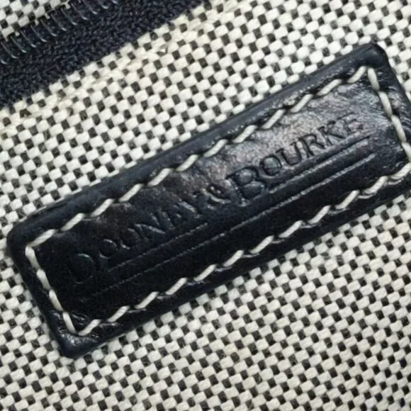 Dooney Bourke Handbag Black All Weather Leather VTG Logo Pattern Zipper Zipper - Picture 15 of 16